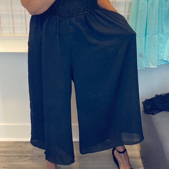 Torrid Crop Gauze Smocked Strapless Beach Jumpsuit, Black, Size 0 (10-12… - Picture 6 of 8